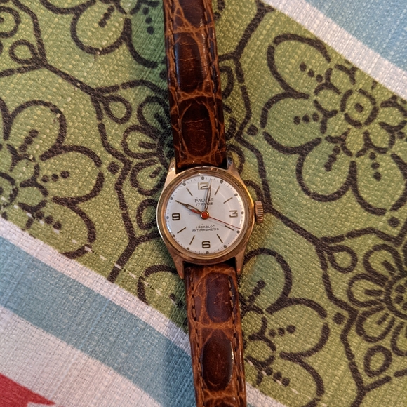 Vintage Pallas Women's Watch - Picture 1 of 2